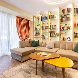 https://lovely-2-bedroom-apt-in-the-center-of-tirana-city.hotels-in-tirana.com