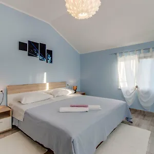 apartman-leon-mali-losinj.primorje-gorskikotar.com/