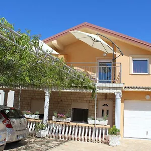 https://apartments-novoselic.hotelinzadar.com